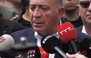 Gürsel Tekin İl Başkanlığı binasına geldi:...