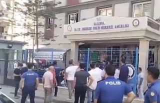 İzmir’de polis merkezine silahlı saldırı: 2...