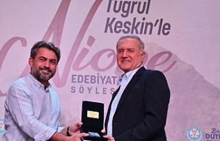 Manisa'da Murathan Mungan Manisa’da sanatseverlerle...
