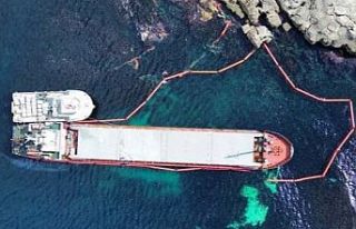 Karadeniz’de nefes kesen operasyon: Karaya oturan...