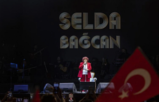Mersin’de binler “Parla” marşıyla Cumhuriyet...
