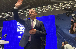 Ağıralioğlu’nun Manisa Çıkarması: Salon Hınca...