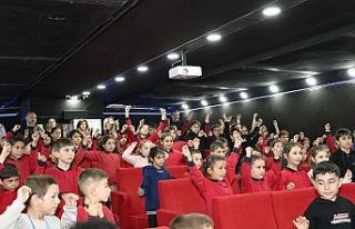 “Demirci’de Şenlik Gibi Sinema Etkinliği: Çocuklar...