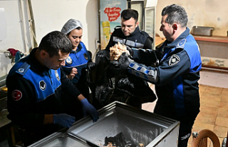 Manisa’da Zabıta’dan Hijyen Operasyonu: 150 Kilo...