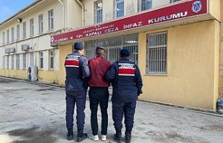 Manisa’da Aranan 2 Hükümlü Yakalandı! Biri 20...