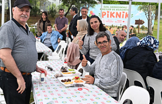 Manisa’da özel bireyler Ortaköy’de piknikte...