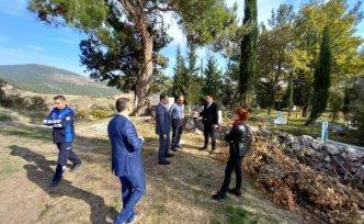 Gördes Mezarlıklarında Güvenlik İncelemesi