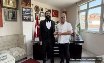 Akif Manaf’a Üsküp’te “Hoşgörü ve Barış Ödülü”