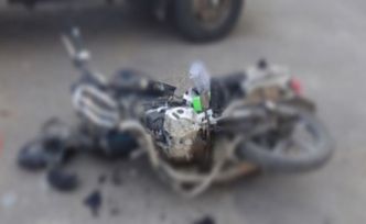 Motosiklet sürücü traktöre çarptı savruldu tır çarptı öldü