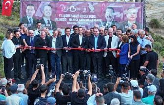 Gördes–Sındırgı yolunda dayanışma örneği: Yılların sorunu ortak güçle çözüldü