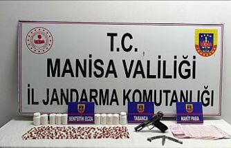 Uyuşturucu Operasyonu: Sentetik Ecza ve Yüklü Miktarda Para Ele Geçirildi