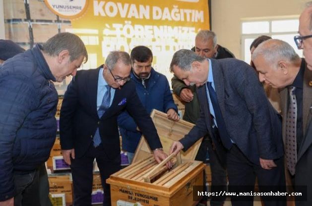 Yunusemre’de Arıcılığa Büyük Destek! Üreticiye Kovan Desteği Sürüyor