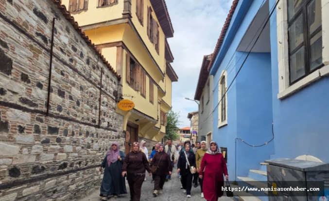 Kula’nın Tarihi ve Doğal Güzelliklerini Adım Adım Keşfettiler