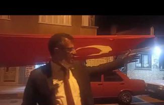 Alaşehir'de Bayrak Krizine soruşturma açıldı, Başkan Öküzcüoğlu gece yarısı açıklama yaptı